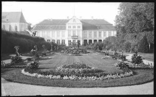 Oliva (Gdańsk-Oliwa). Im Königl. Garten. Blick zum Äbtepalast (1754-1756)