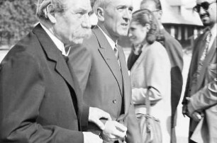 Freiburg: Sportstadion; Dr. Schweitzer, Reinhold Schneider