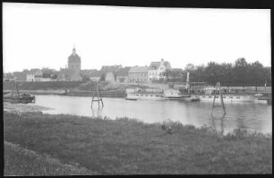 Mühlberg. Stadtansicht, Elbe mit Dampfer Bodenbach