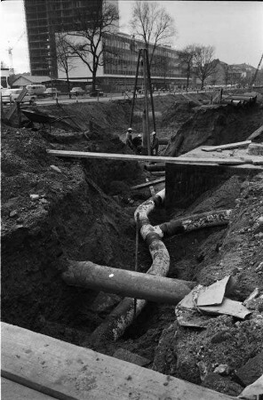 Ausbau und Umbau der Kriegsstraße beim Ettlinger Tor.