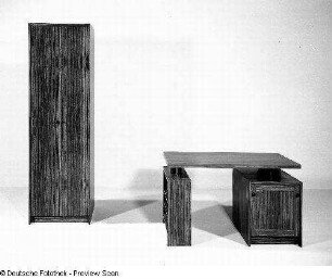 Schreibtisch : Anbauteil und Schreibtisch (1983; VEB Möbelkombinat Ribnitz-Damgarten)