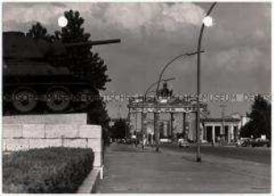 Berlin, Brandenburger Tor, Russisches Ehrenmal