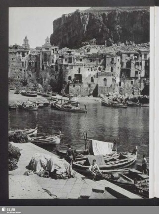Cefalú. Hafen, Stadt und Berg