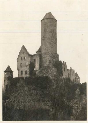 Burg Hornberg oberhalb von Neckarzimmern