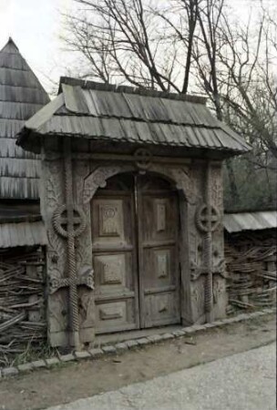Baneasa: Dorfmuseum, Freilicht Museum, Holzgeschnitztes Hoftor