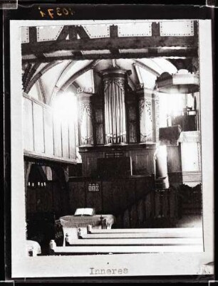 Innenraum mit Orgel
