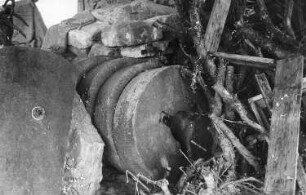 Niederschöna-Hetzdorf-Herrndorf. Obermühle, Mühlsteine