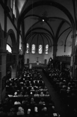 Badenweiler: Evangelische Pfarrkirche, Pfingstsonntag, von der Empore, [Gemeinde]