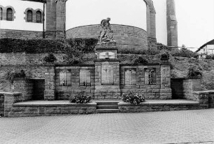 Kriegerdenkmal (Denkmal); Jossgrund, Martinusstraße 1 (unterhalb der Kirche)