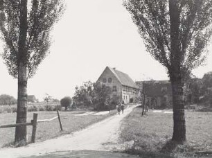 Sacka, Bauernhof, Straßenansicht