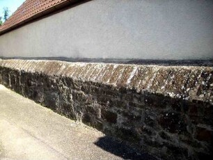 Kirchhofmauer im Verlauf
