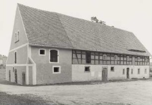 Königshain (Kreis Görlitz), Dorfstraße 316. Bauernhof, Wohnstallhaus (um 1800)