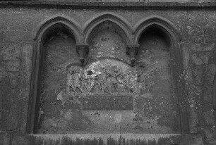 Regensburg: St. Emmeram, Außenwand des Klosters, Relief