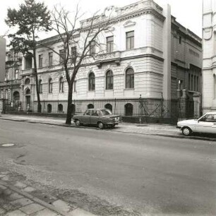 Cottbus, Karl-Liebknecht-Straße 109. Wohnhaus mit Einfriedung (um 1900)
