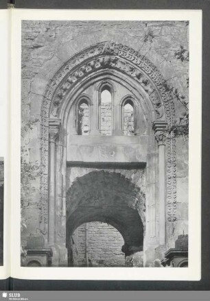 Krautheim, Portal im Hof