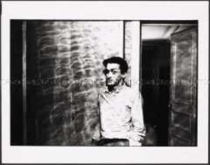 Mann in einer Wohnung (Prämiertes Foto Sonderpreis)