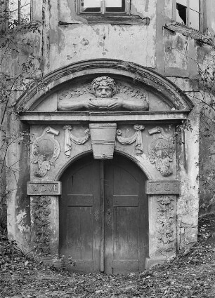 Dresden. Hellerschänke (1673; Gasthaus zum letzten Heller), Portal des Weinkellers