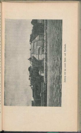 Seeburg mit der neuen Yacht- und Boothalle.