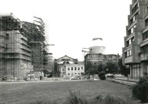 Dresden-Altstadt. Wiederaufbau Frauenkirche (1992-2005). Teilansicht von Süden mit Coselpalais und Kunstakademie