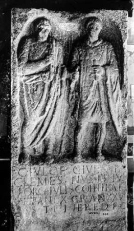 Grabdenkmal des C. Julius Clemens und des Julius Sarnus