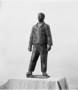 Statuette eines Stehenden : Statuette eines Stehenden. Bronze (vor 1964; W. Arnold)