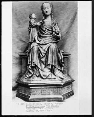 Thronende Madonna