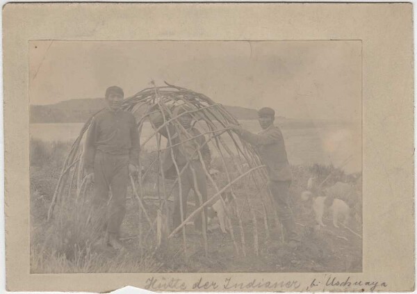 "Hütte der Indianer bei Ushuaya"