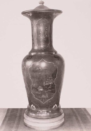 Rheinsberger Fayence Deckelvase