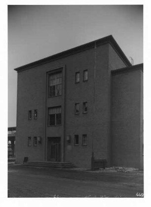 Industrie-Kraftwerk. Belegschaftshaus : Lauta (Niederlausitz). Industrie-Kraftwerk. Belegschaftshaus
