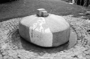 Sulzburg: Einweihung Otto Ernst Sutter-Brunnen; Otto Ernst Sutter Brunnen ohne Kinder