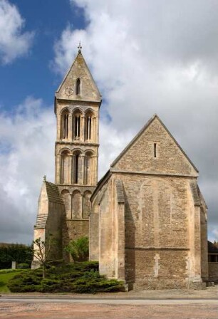 Frankreich. Basse Normandie. Calvados. Soumont Saint Quentin. Kirche 13 und 14 Jahrhundert. Turm unten romanisch, oben gotisch