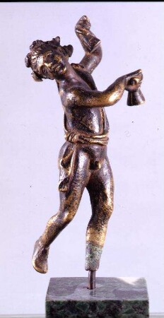 Hellenistische Statuette eines Tänzers mit Krotalen
