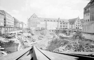 Freiburg: Baubeginn, Ausschachtung Kaufhaus Schneider, mit Regierungspräsidium