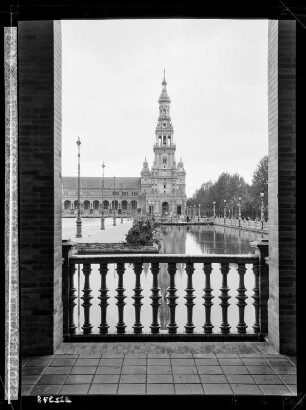 Sevilla: südl. Turm d. Ib. Austst.