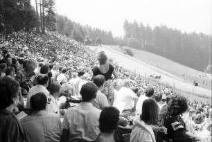 Schauinslandrennen: Publikum auf der Tribüne von der Holzschlägermatte