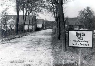 Straßenraum in Gosda : Dorfsiedlungen - Details. Ort: Gozdź / Gosda. Dorfstraße.