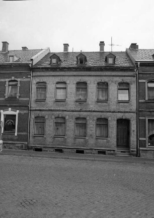 Schöneck, Hauptstraße 60. Wohnhaus (1880/1900). Straßenansicht