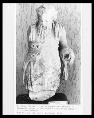 Statue eines Silens