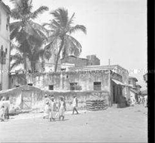 Hauptstraße in Mombasa, Kenia