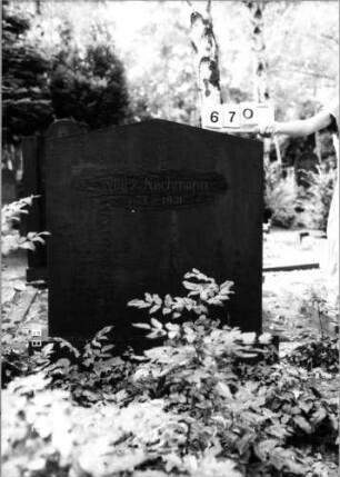 Grabstein 670