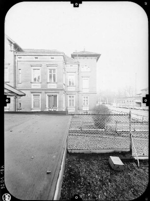 Görlitz, Dr.-Kahlbaum-Allee 22. Wasserheil- und Badeanstalt "Freisebad" (1887). Nebengebäude. Seitenfront (Teilansicht)