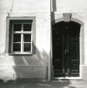 Oederan, Chemnitzer Straße 44. Wohnhaus (um 1800). Fenster (Erdgeschoß) und Haustür