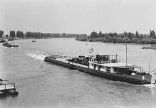 Rheinschiff "Uri" der schweizerischen Reederei AG