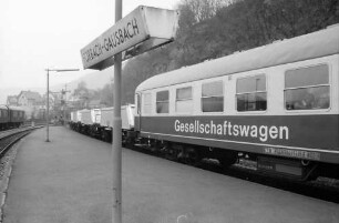 Gernsbach: Containerzug auf Fahrt durchs Murgtal