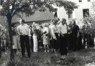 Maibaumwerfen in Spohla : Gesellschaftliche Volkskultur - Frühling. Ort: Spale / Spohla. Maibaumwerfen