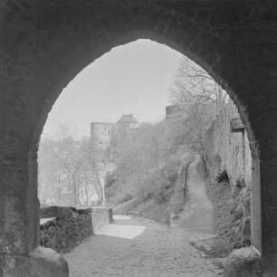 Bautzen : Bautzen. Ortenburg. Blick von Unterm Schloß nach Norden gegen Fronfeste mit Burgwasserturm und Südbau