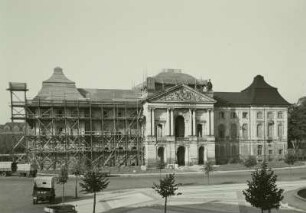 Dresden-Neustadt. Japanisches Palais. Ansicht, Platzfront während des Wiederaufbaues