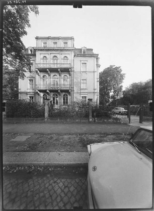 Dresden-Neustadt, Unterer Kreuzweg 1. Wohnhaus (1865). Straßenfront