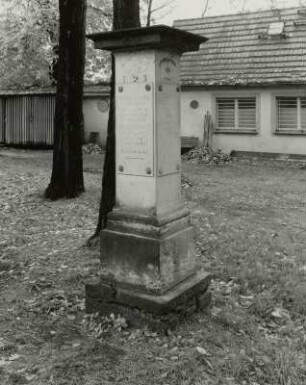 Grabmal für Bergmeister Fr. W. Wagner (gest. 1831) und seine Frau Chr. F. Wagner (gest. 1848)