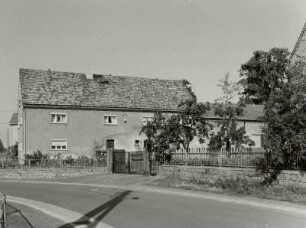 Großnaundorf, Dreiseithof, Straßenansicht des Wohnstallhauses